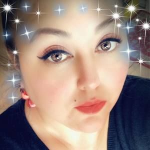 Meet your Posher, Elia